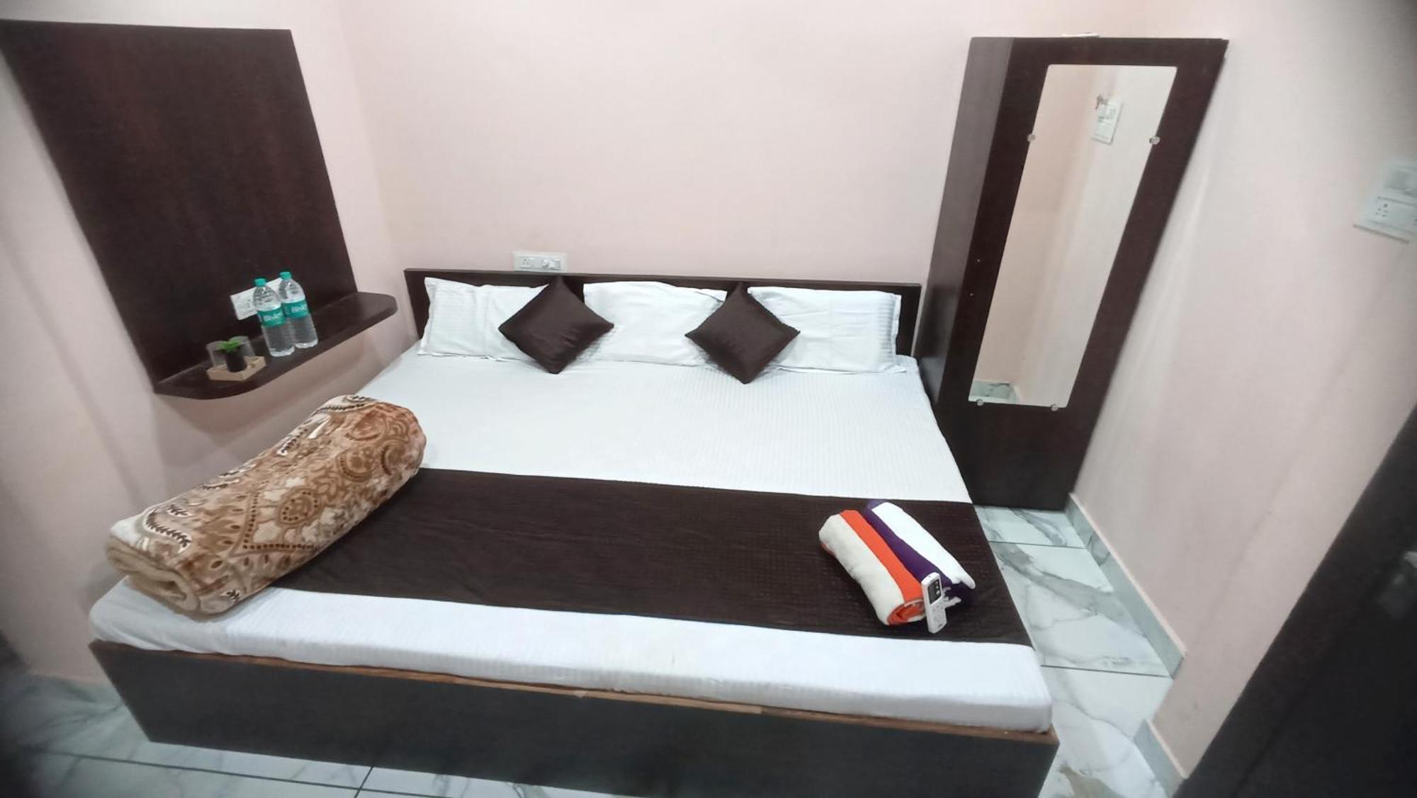 Hotel Shree Krishna Palace Ujjain Dış mekan fotoğraf