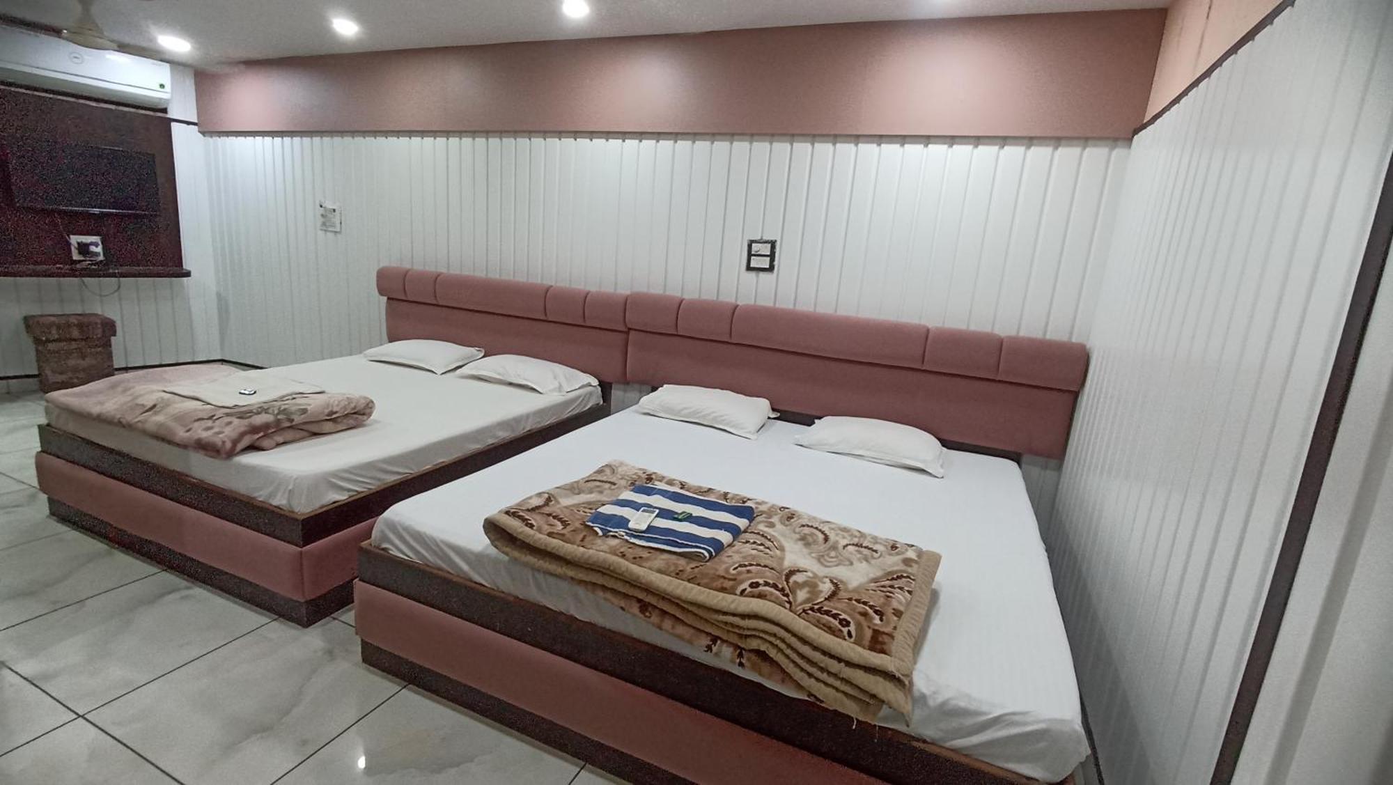 Hotel Shree Krishna Palace Ujjain Dış mekan fotoğraf