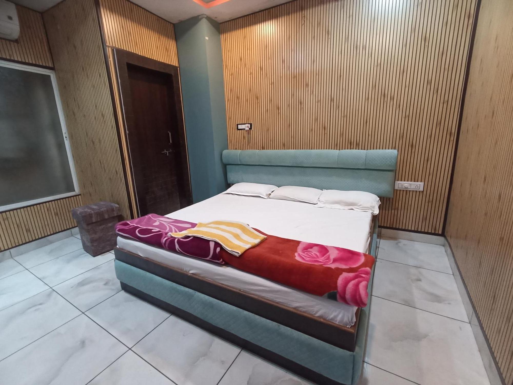 Hotel Shree Krishna Palace Ujjain Dış mekan fotoğraf
